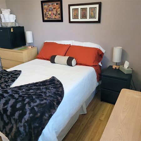 The Dewberry Homestay B&B Edmonton Dış mekan fotoğraf